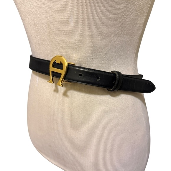 Etienne Aigner Handbags - Etienne Aigner Leather Belt medium size Buckle Skinny Navy Blue Vtg